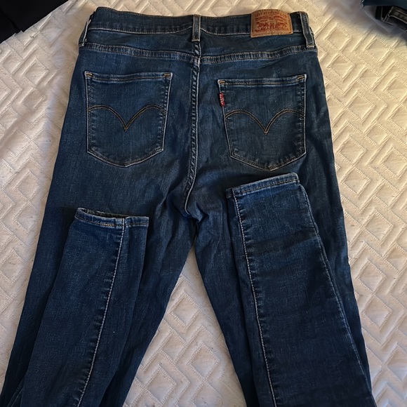 High Rise Super Skinny Levi’s Jeans - Picture 3 of 5